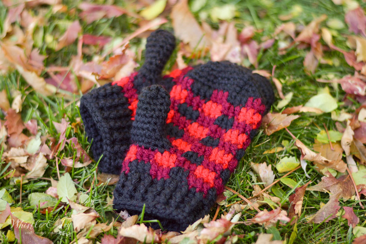 Bulky Plaid Mittens [crochet pattern]