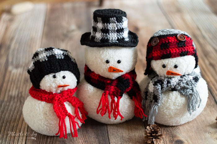 Crochet and Fabric Snowman Family [crochet + craft pattern]